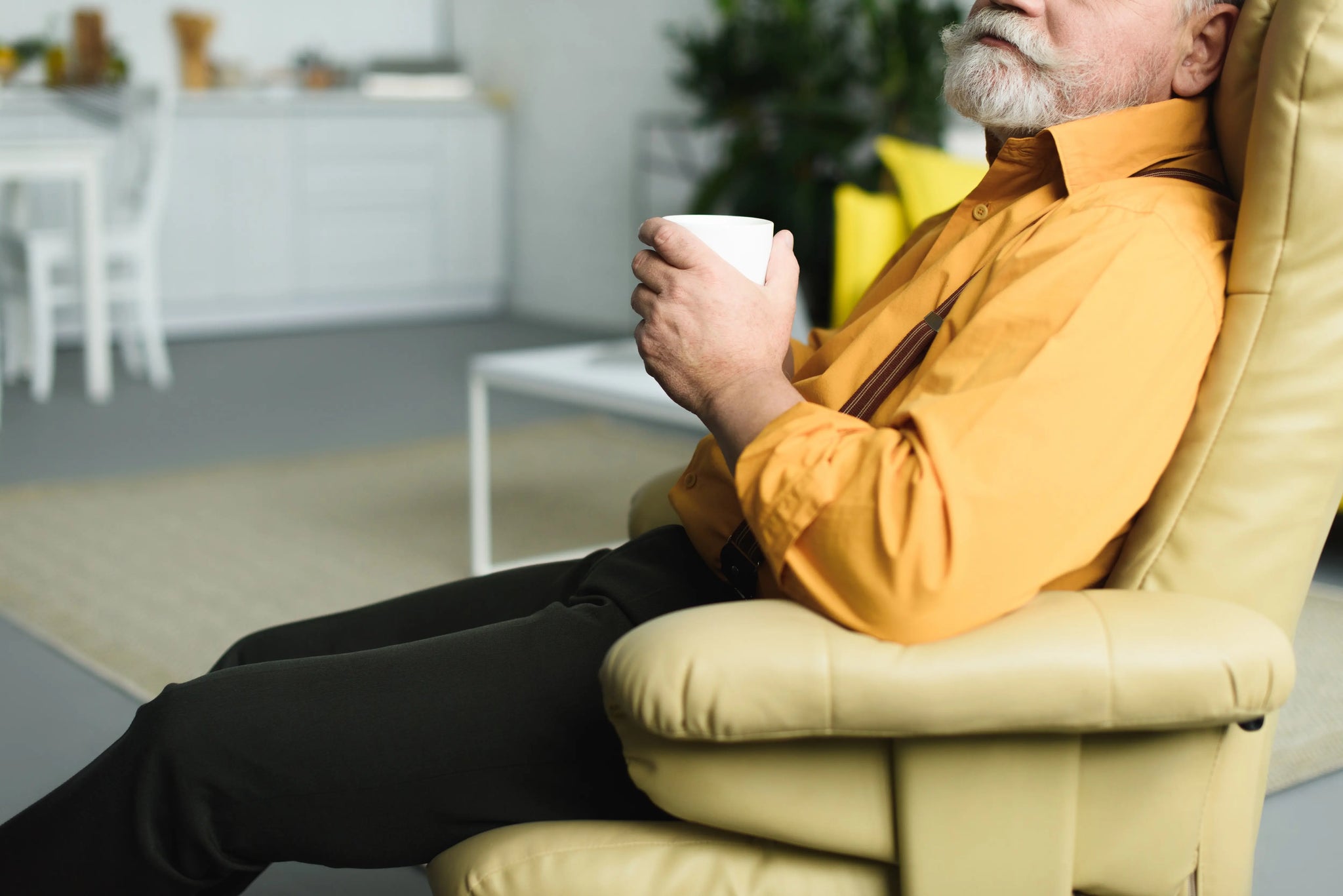 How to Choose a Lift Chair Cover for Elderly Care